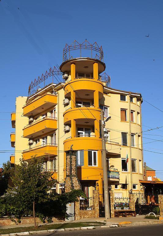 Семеен Хотел Бостън Rawda Exterior foto