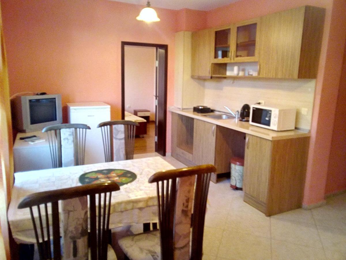 Семеен Хотел Бостън Rawda Exterior foto